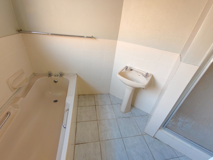 To Let 3 Bedroom Property for Rent in Langenhovenpark Free State